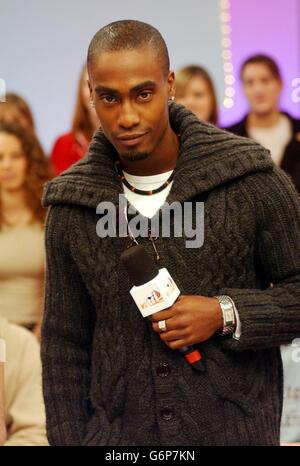 Singer Simon Webbe from the boyband Blue during his appearance on MTV's TRL UK, at the MTV Studios in Camden, north London. Stock Photo