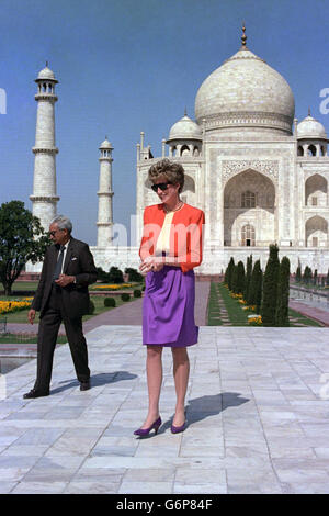 Princess Diana At The Taj Mahal, Agra, Uttar Pradesh, India, 11th ...