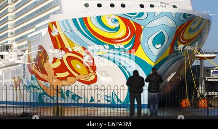 The world's newest cruise ship, the Norwegian Getaway brings with it a taste of Florida weather as it arrives in Southampton on its inaugural voyage. Stock Photo