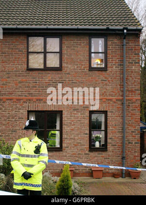 Police guard a house at Webster Mews Stock Photo