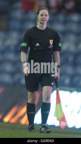 Female assistant referee Lorraine Clark during the Scottish League One match at Ibrox Stadium, Glasgow. Stock Photo
