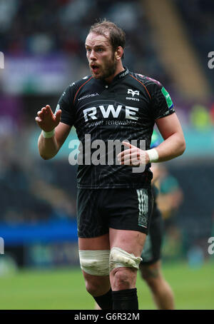 Ospreys' Alun Wyn Jones during the English and Welsh Heineken Cup ...