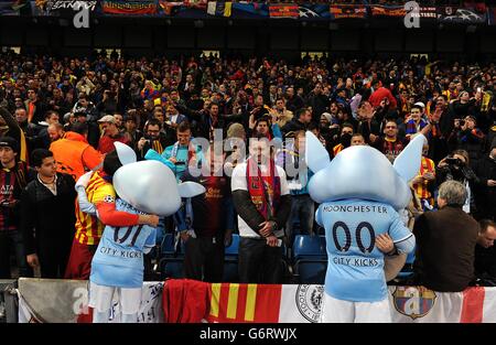 Soccer - UEFA Champions League - Round of 16 - Manchester City v Barcelona - Etihad Stadium Stock Photo