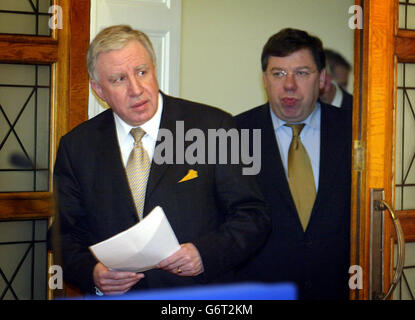 Paul Murphy Secretary of State for Northern Ireland, with his Irish counterpart Brian Cowan, arrive for a press conference at Stormont, where they condemed the recent abduction in Belfast of a man by Republicans. Stock Photo