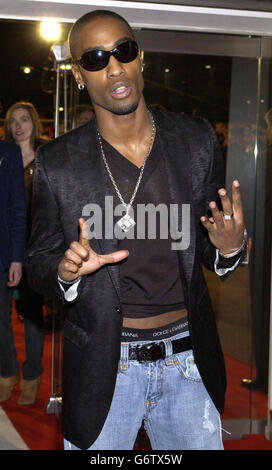 Singer Simon Webbe from boyband Blue arrives for the UK premiere of Starsky & Hutch at the Odeon Cinema in Leicester Square, central London. Stock Photo