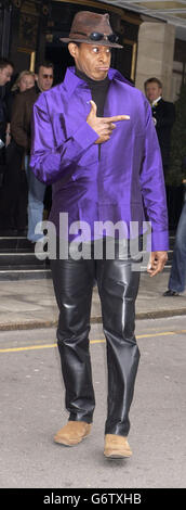 Antonio Fargas, outside the Dorchester Hotel ahead of the UK premiere of Starsky and Hutch at the Odeon Leicester Square, London. Stock Photo