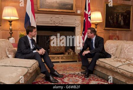 Cameron meets Rutte at Chequers Stock Photo