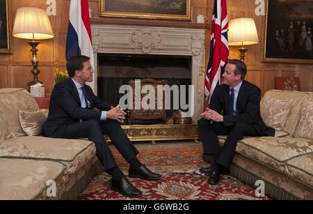 Prime Minister David Cameron (right) meets with the Prime Minister of the Netherlands Mark Rutte on the steps of Chequers, Buckinghamshire. Stock Photo