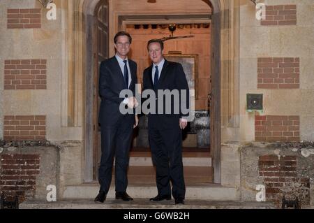 Cameron meets Rutte at Chequers Stock Photo