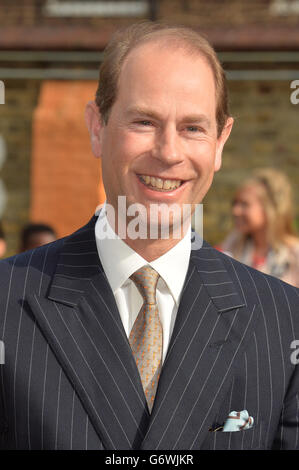 The Earl of Wessex arrives for a visit to Robert Browning Primary School in Walworth, London, to see the work of youth charity Kidscape, recipients of grants from the Wessex Youth Trust. Stock Photo