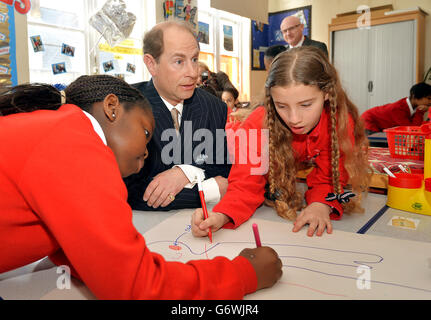 The Earl of Wessex talks to pupils during a visit to Robert Browning Primary School in Walworth, London, to see the work of youth charity Kidscape, recipients of grants from the Wessex Youth Trust. Stock Photo