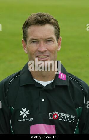Graeme Hick of Worcestershire County Cricket Club during a photocall at Worcester, ahead of the new 2004 season. Stock Photo