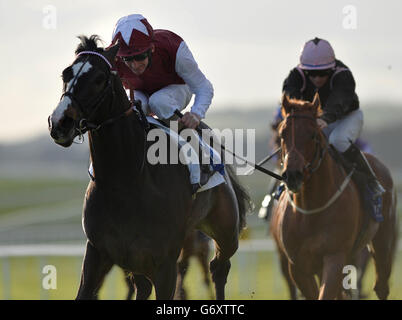 Answered ridden by Kevin Manning wins The Irish Stallion Farms European Breeders Fund Maiden during Irish Lincolnshire/Lodge Park Stud Park Express Stakes Day at Curragh Racecourse, County Kildare. Stock Photo