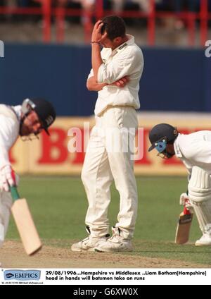 29/08/1996. Hampshire vs Middlesex ..Liam Botham[Hampshire]head in hands while batsmen take on runs Stock Photo