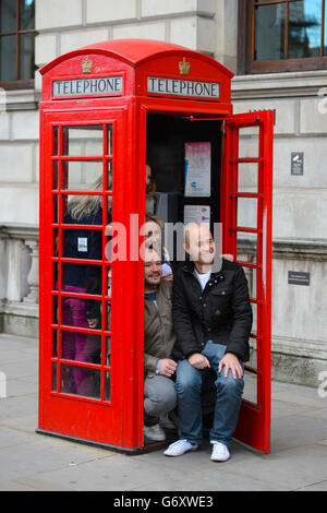 Telephone Booth Poses | TikTok