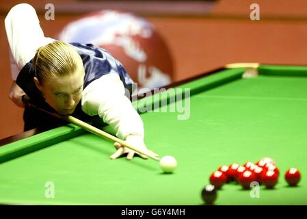 Paul Hunter during his first round match against John Parrott at The 2004 Embassy World Snooker Championships at Sheffield. Stock Photo