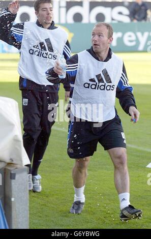 Newcastle United's Alan Shearer, during training, at the Velodrome stadium in Marseille, ahead of their second leg UEFA Cup Semi Final against Marseille tomorrow. Stock Photo