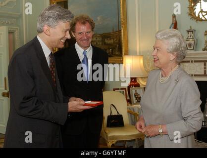 Cinematographer billy williams holds his obe hi-res stock photography and  images - Alamy