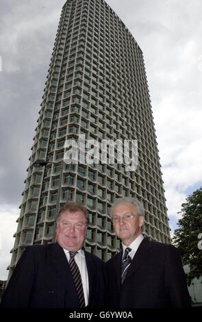 Digby Jones, left, Director-General of the Confederation of British Industry, introduces new CBI President John Sunderland, at the organisation's London headquarters. Stock Photo