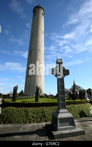 The round tower which marks the grave of Daniel O'Connell in Glasnevin cemetery, Dublin. Stock Photo