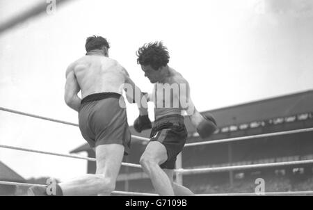 Boxing - Freddie Mills v Len Harvey - White Hart Lane - London Stock Photo