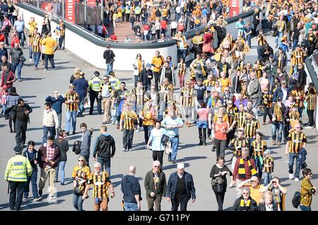 Soccer - FA Cup - Semi Final - Hull City v Sheffield United - Wembley Stadium. Fans on Wembley Way before the game Stock Photo