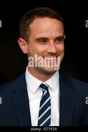 England manager Mark Sampson during the FIFA 2015 Women's World Cup, Group Six Qualifying match at Greenhous Meadow Stadium, Shrewsbury. Stock Photo