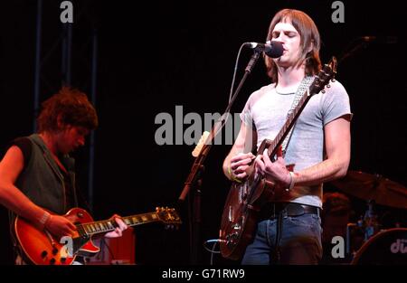 Kings of Leon Glastonbury 2004 Stock Photo