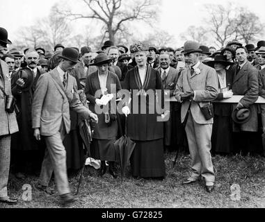 British Royal Family - King George V, Queen Mary, Princess Mary - Princess Royal, Edward, Prince of Wales - 1921 Stock Photo
