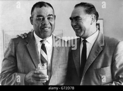 Boxing - Joe Schmeling with Joe Louis - London Stock Photo