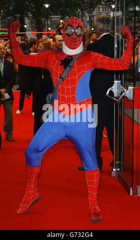 avid-merrion-from-bo-selecta-arrives-for-the-uk-gala-premiere-of-spider