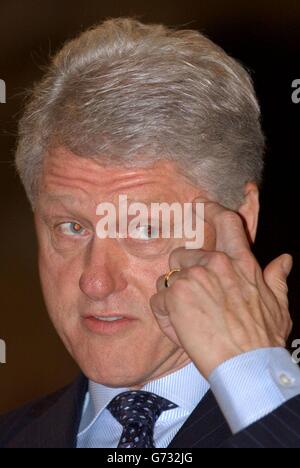 Us President Bill Clinton During A Press Conference In The White House 