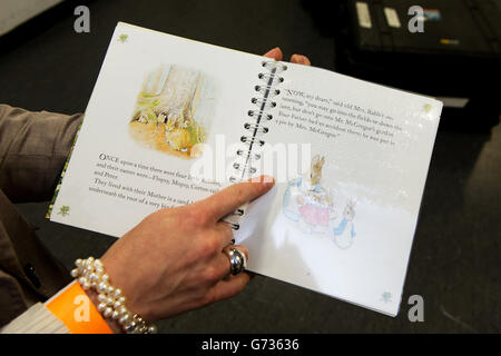 Dolly Parton Imagination Library partnership with RNIB Stock Photo