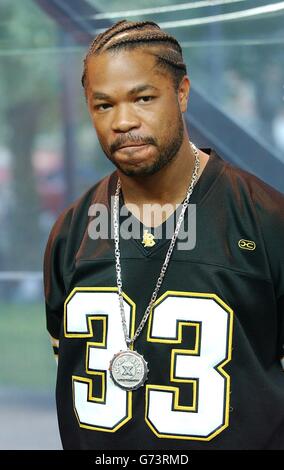 rap artist xzibit during his guest appearance on mtv's... Xzibit MTV's TRL - Total Request Live - show Stock Photo - Alamy