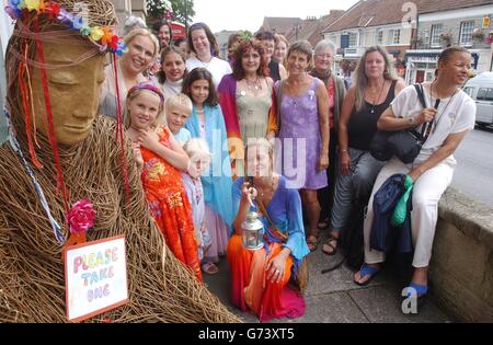 Goddess Conference visitors outside conference venue Glastonbury Town Hall. The conference explores pre-Christian goddess worship and celebrating female spirituality. Stock Photo