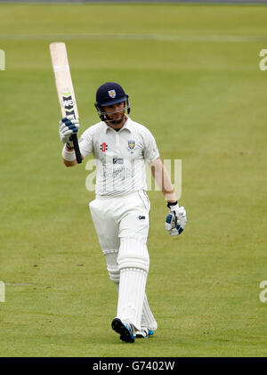 Cricket - LV= County Championship - Division One - Day One - Durham v Lancashire - Emirates Durham ICG. Durham's Mark Stoneman raises his bat after making his half century Stock Photo