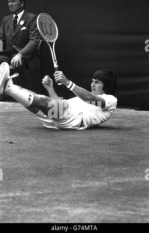 Tennis - Wimbledon - Men's Singles Final - Jimmy Connors v Arthur Ashe - Centre Court Stock Photo