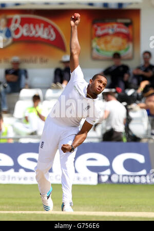 Cricket - Investec Test Series - Second Test - Day Four - England v Sri Lanka - Headingley Stock Photo