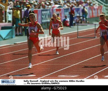 Athletics - Commonwealth Games - Canada - 1994. Sally Gunnell, England win the womens 400m Hurdles Stock Photo