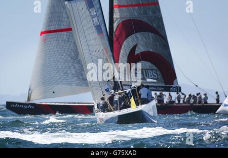SAILING - AMERICA'S CUP 1992 - SAN DIEGO , CALIFORNIA (USA) - LOUIS VUITTON  CUP - ROUND ROBIN 3 PHOTO : FRANCO PACE / DPPI NIPPON (JAP) / SKIPPER :  CHRIS DICKSON (NZL) AT THE MARK Stock Photo - Alamy