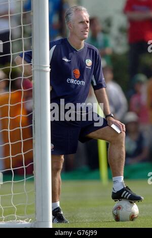 Republic of Ireland Manager, Mick McCarthy, at the Irish team's training session in Chiba, Japan. The squad must beat Saudi Arabia by two clear goals in Yokohoma to get through to the last sixteen. Stock Photo