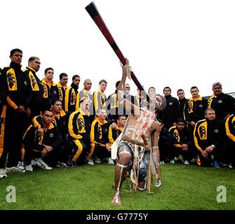 The National Australia Aboriginal Rugby League team pose for their team photographs with their Aborigine culture adviser at Spotland, Rochdale, ahead of their six match tour of Great Britain. Stock Photo