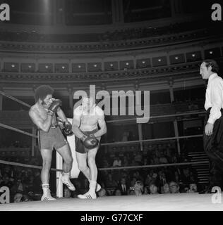 Boxing - Tom Imrie v Larry Paul - Royal Albert Hall, Kensington, London Stock Photo