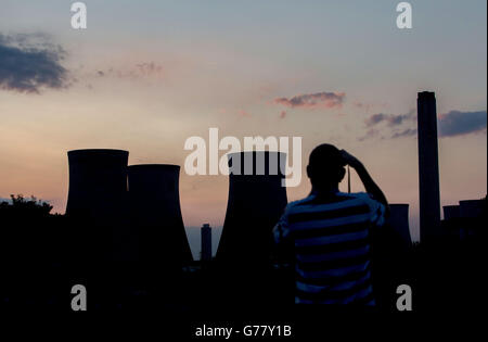 The cooling towers of Didcot A power station in Oxfordshire, as power company RWE npower has been criticised for plans to demolish the towers in the middle of the night, because local people want to watch the landmarks disappear. Stock Photo