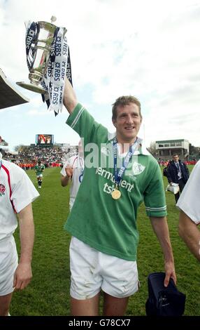 RBS 6 Nations England v Ireland. Will Greenwood celebrates England winning the Grand Slam in the RBS 6 Nations Championship decider against Ireland at Lansdowne Road, Dublin. Stock Photo