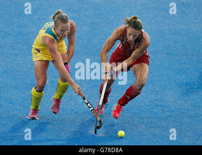 Great Britain's Susannah Townsend and Australia's Jane Claxton during the pool match between Great Britain and Australia on day five of the FIH Women's Champions Trophy at the Queen Elizabeth Olympic Park, London. Stock Photo