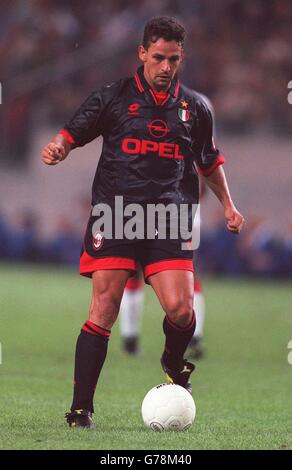 AC Milan third (3rd) shirt 1996-1997 x Roberto Baggio #18 in