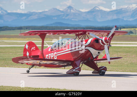 Pitts Special S-2B, Redline Aerobatics, Wings over Springbank, Springbank Airshow, Alberta, Canada Stock Photo