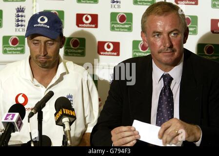 England's Nasser Hussain with chairman of selectors David Graveney (right) at press conference after Hussain resigned as captain, after the final day's play of the nPower First Test England v South Africa at Edgbaston, Birmingham. Stock Photo