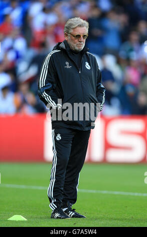 Soccer - 2014 UEFA Super Cup - Sevilla v Real Madrid - Cardiff City Stadium Stock Photo